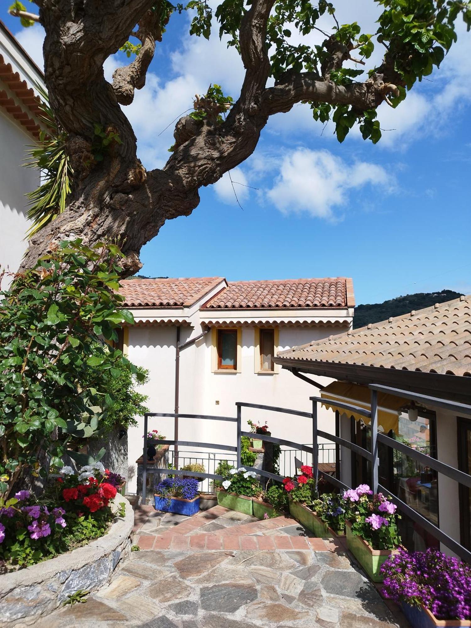 מלון ג'ויוזה מריאה Borgo San Francesco מראה חיצוני תמונה